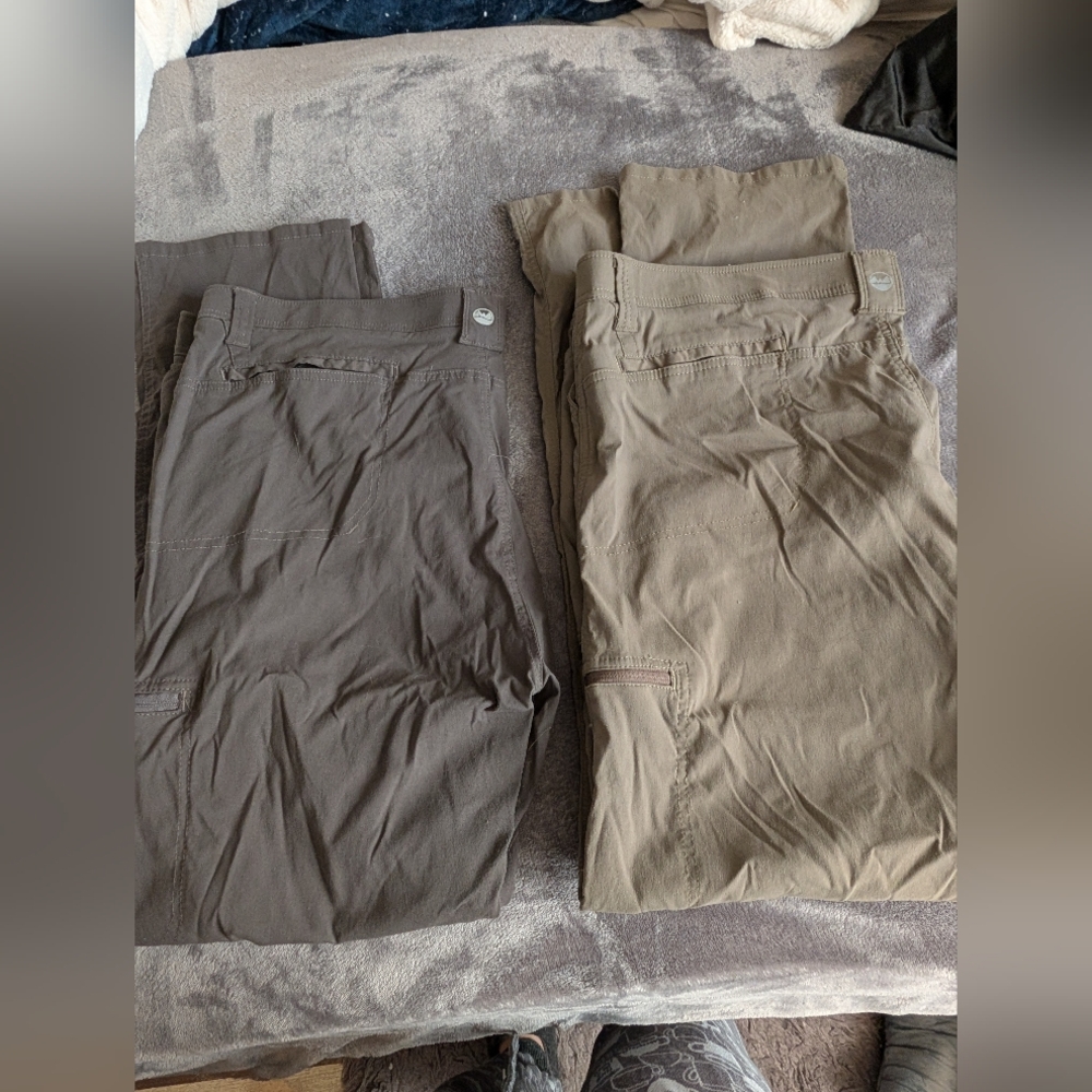 2 Pair Wrangler Cargo Pants 42x32